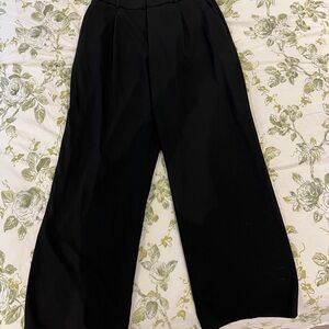 Uniqlo Black Ankle Cropped Pants